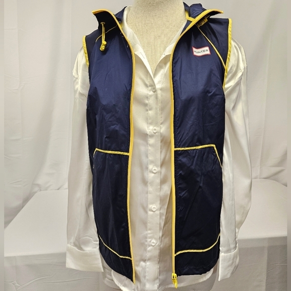 Hunter X Target Collab Zip Up Hooded Rain Vest In Navy And Yellow NWT - Picture 4 of 8